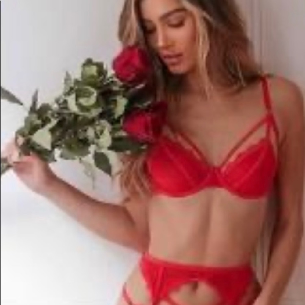 Lingerie - Picture 7 of 8